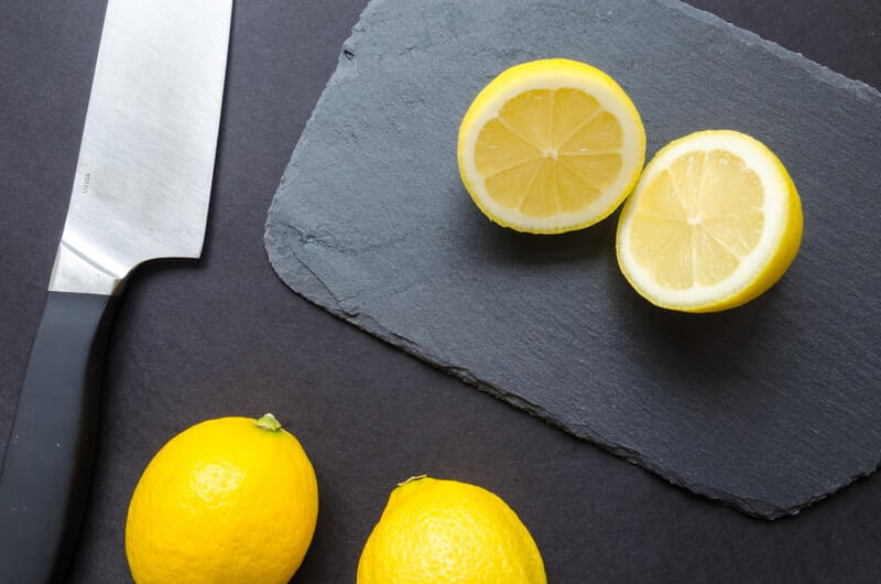 cara menghilangkan ketombe membandel - lemon